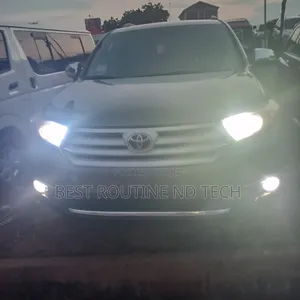 Toyota Highlander Limited 3.5l 4WD 2013 Green
