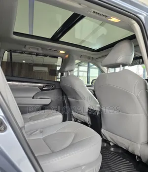 Toyota Highlander Platinum 2022 Blue