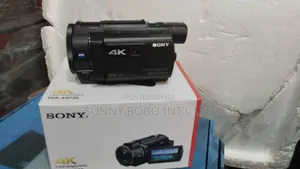 Sony FDR-Axp35 With Projector