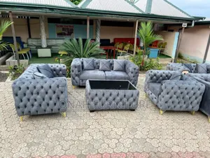 Quality's Set of Thufting Couch