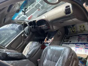 Toyota Sequoia Limited 4dr SUV 4WD (4.7L 8cyl 5A) 2007 Blue
