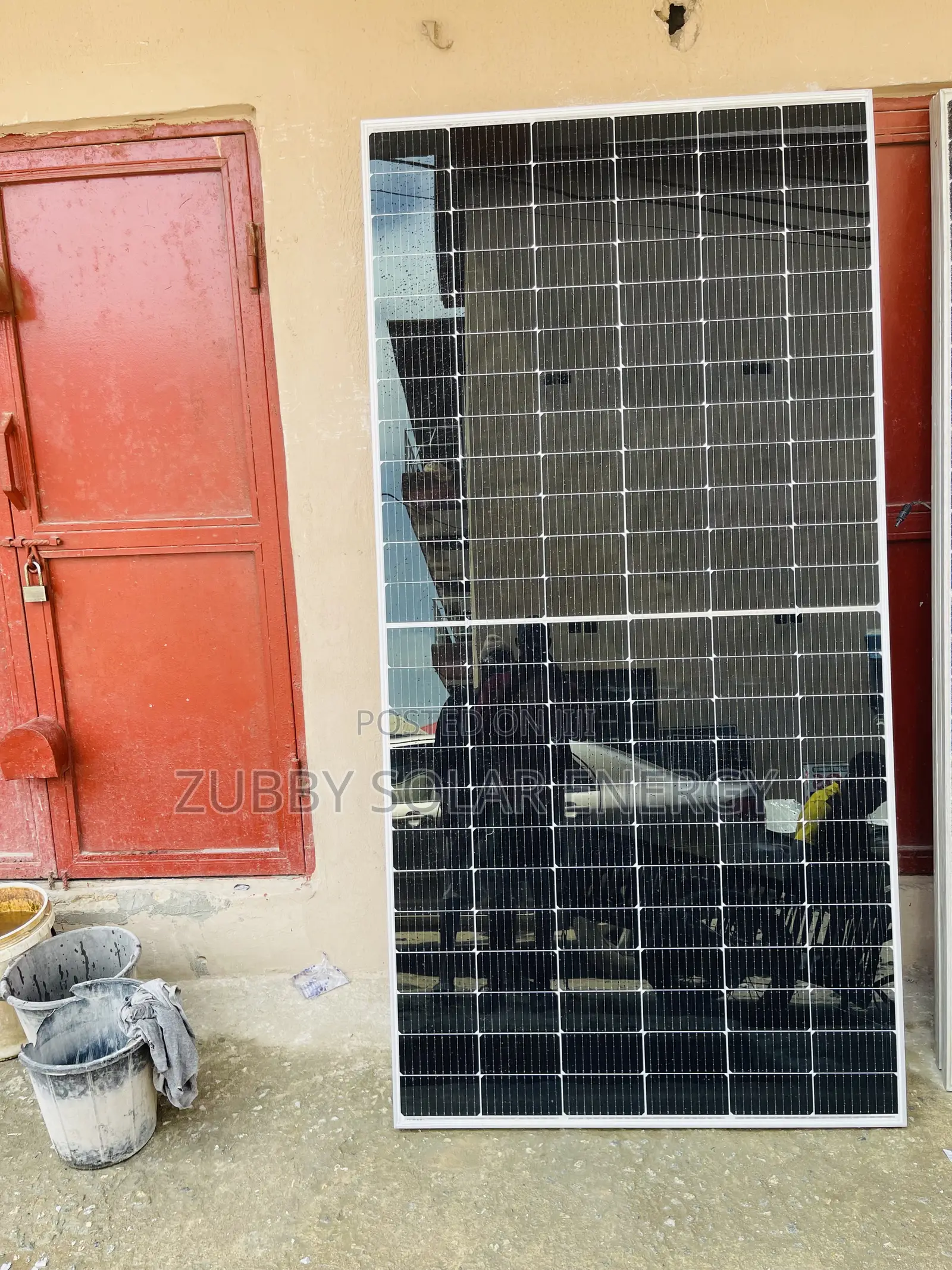 700 Watt Longi Solar Panel