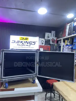 Strong 8u Closed-Back Amp Rack Case