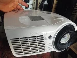 3000 Lumens Vivitek Projector