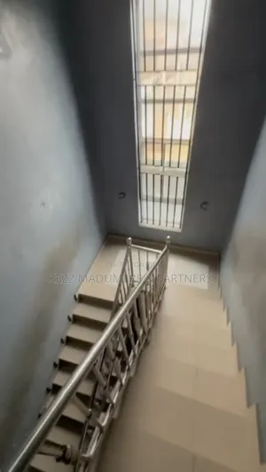 3bdrm Duplex in Off Dr Peter Odili, Port-Harcourt for rent