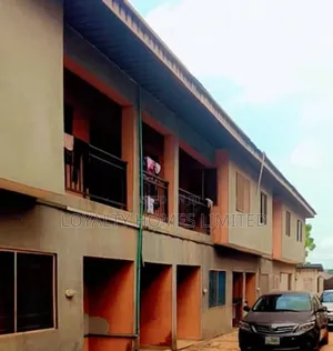 3bdrm Block of Flats in Baruwa for sale