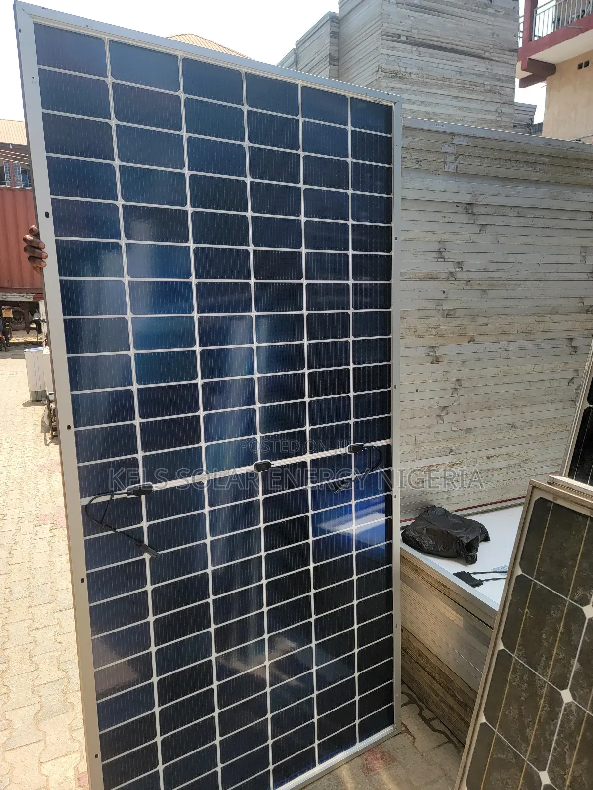570watts Jinko Solar Panel
