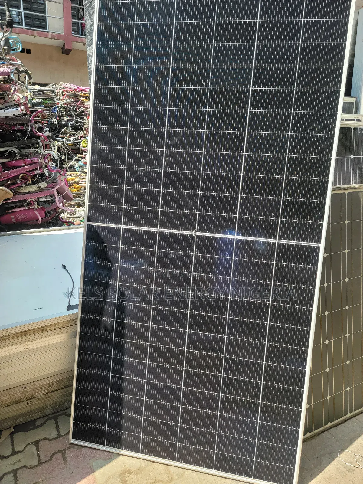 570watts Jinko Solar Panel