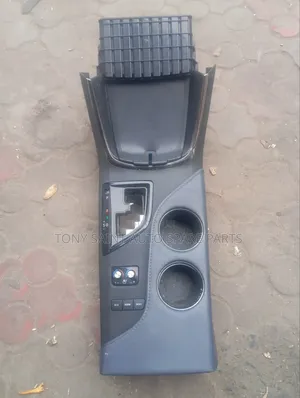 Toyota Avalon 2015 Cup Holder and Gear Floor Complete