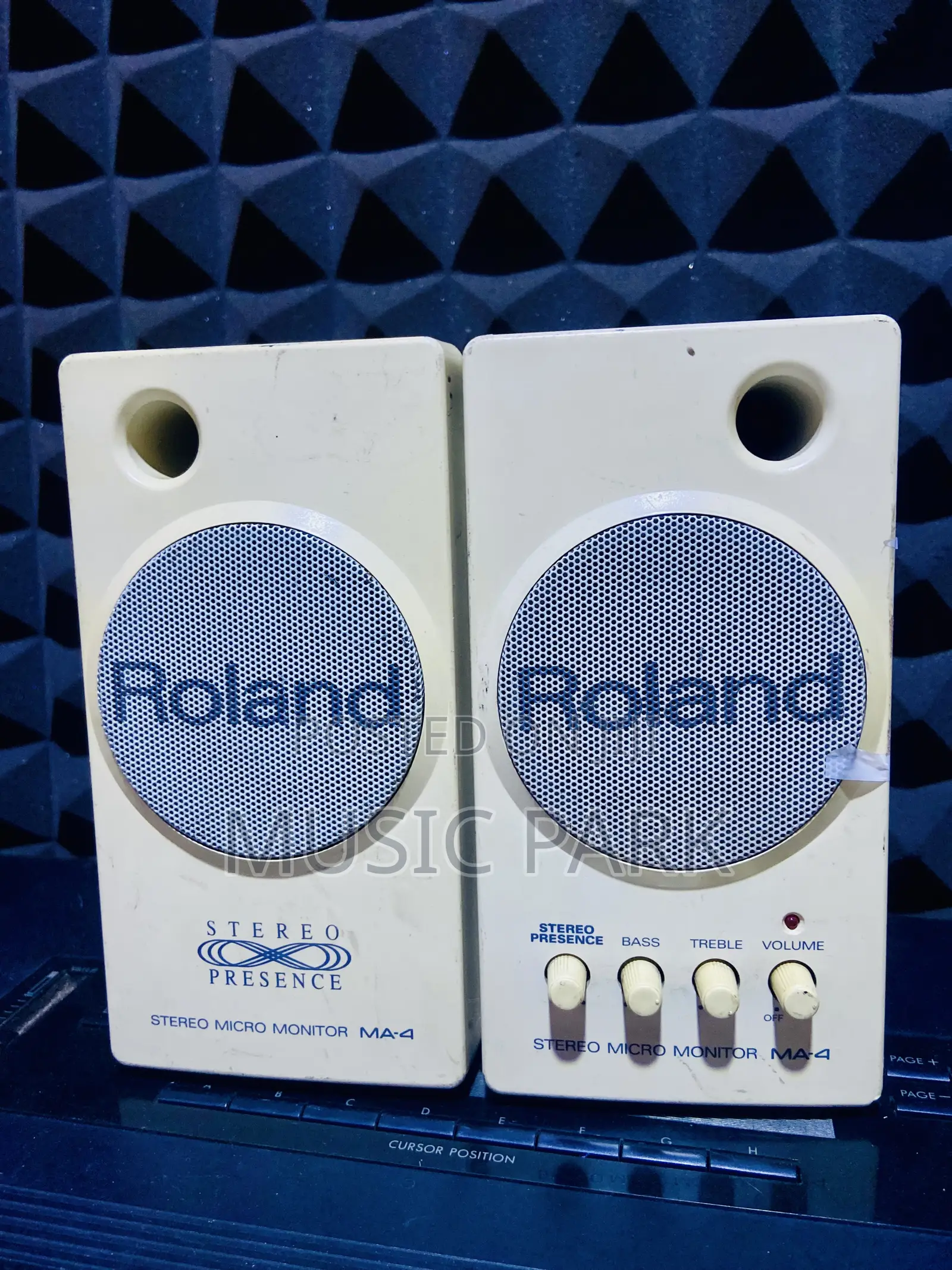 Title: Clean UK Used Roland MA-8 Stereo Micro Monitor Speakers (Pair)