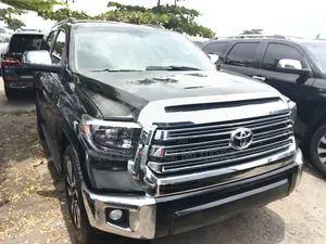 Toyota Sequoia Platinum 4dr SUV 4WD (5.7L 8cyl 6A) 2015 Black