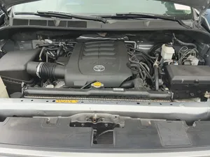 Toyota Sequoia Platinum 4dr SUV (5.7L 8cyl 6A) 2015 Silver