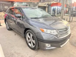 Toyota Venza V6 AWD 2012 Gray