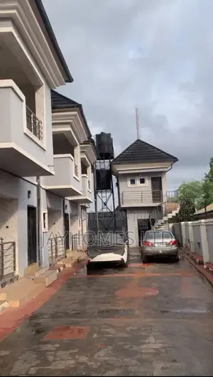 2bdrm Block of Flats in Back Of Hampton, Oshimili South for sale