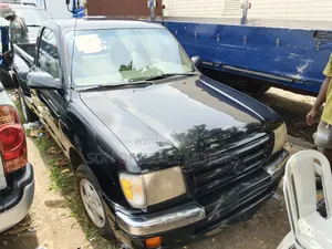 Toyota Tacoma 2000 Black