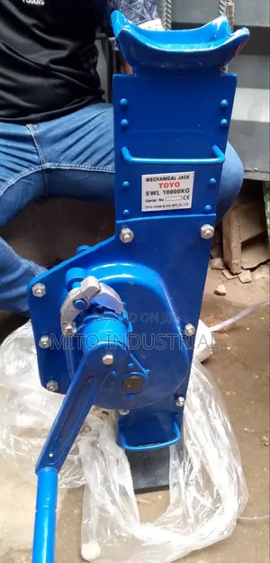 Toyo SWL 10000kg Mechanical Jack.