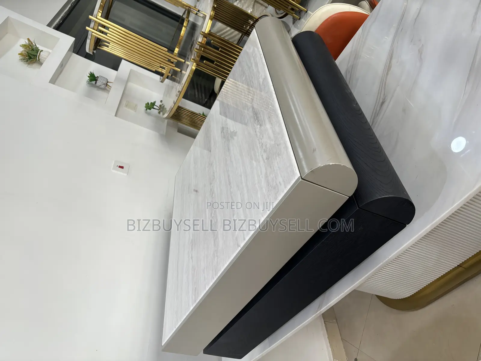 Unique Center Table With Drawer