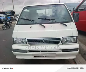 Mitsubishi Delica 2005 White