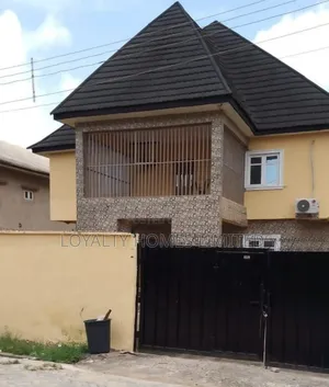 3bdrm Block of Flats in Ajao Estate for sale