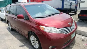 Toyota Sienna Limited FWD 7-Passenger 2013 Red