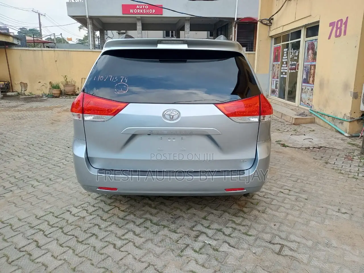 Toyota Sienna LE 8 Passenger 2011 Silver