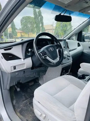 Toyota Sienna 2015 Silver