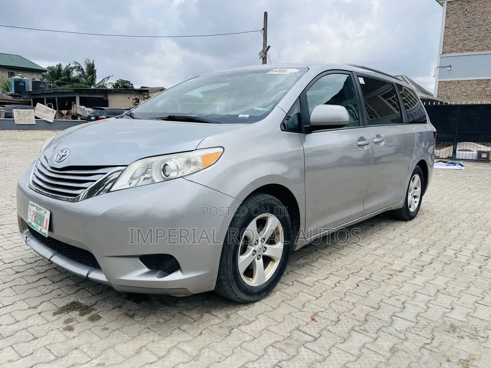 Toyota Sienna 2015 Silver