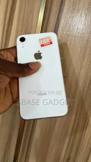 Apple iPhone XR 128 GB White
