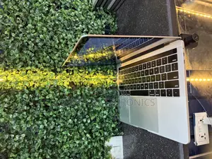 Laptop Apple MacBook Pro 2019 16GB Intel Core I7 SSD 256GB