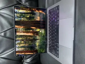 Laptop Apple MacBook Pro 2021 M1 16GB Apple M1 Pro SSD 512GB