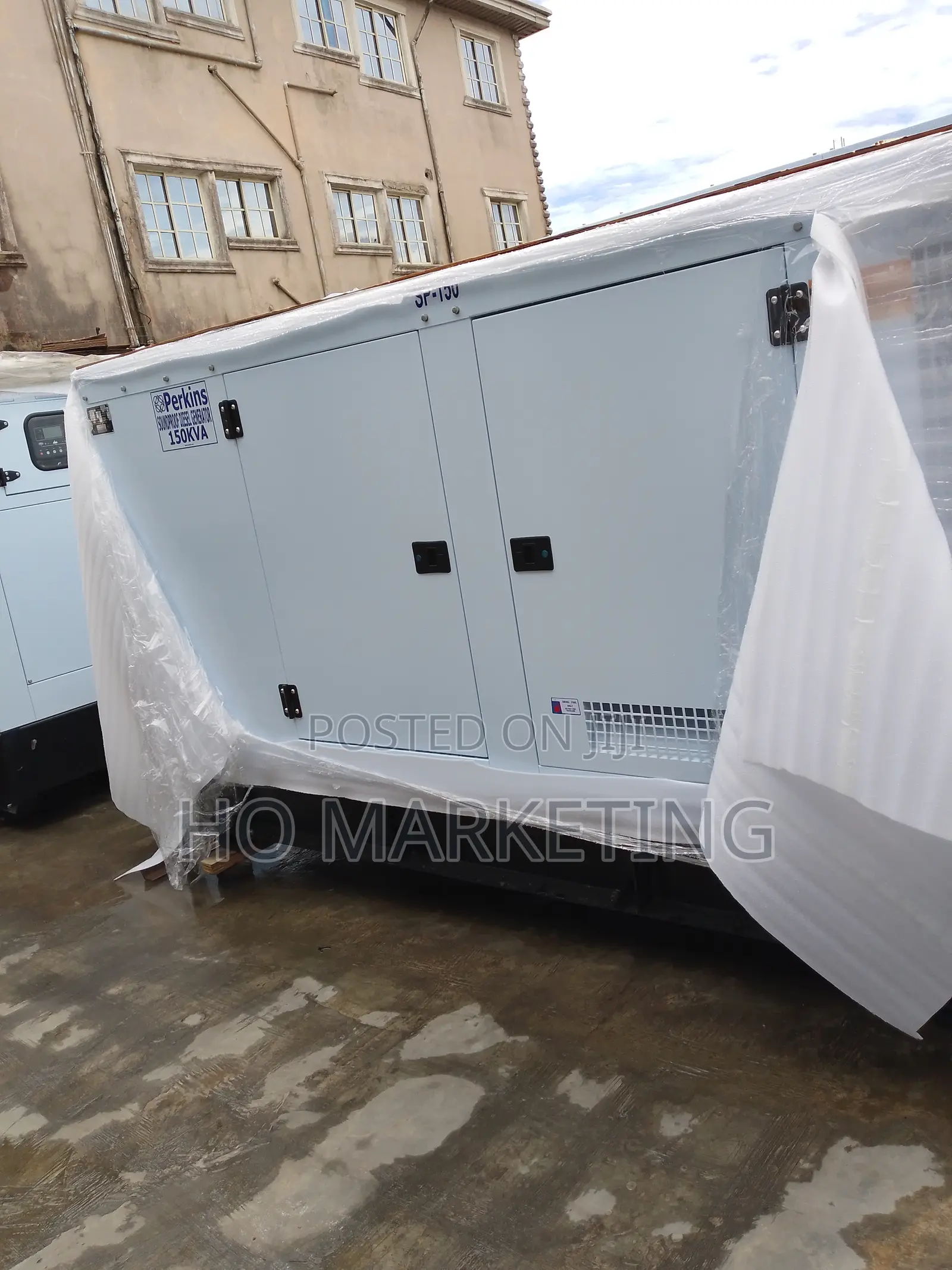 Perkins 150 Kva Soundproof Generator for Commercial Use