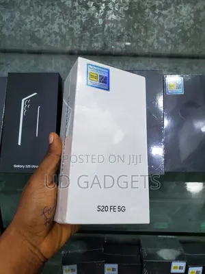 New Samsung Galaxy S20 FE 128 GB Purple