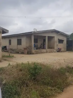 8bdrm Room & Parlour in Oju-Ore, Otta Market, Ado-Odo/Ota for sale