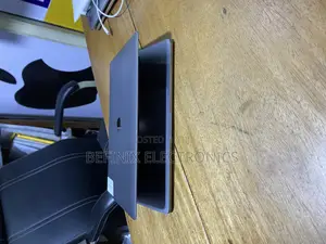 Laptop Apple MacBook 2020 32GB Intel Core I7 SSD 1T