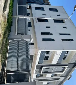 Furnished 3bdrm Block of Flats in Periwinkle Estate, Lekki Phase 1