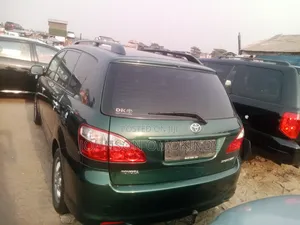 Toyota Avensis Verso 2006 Green