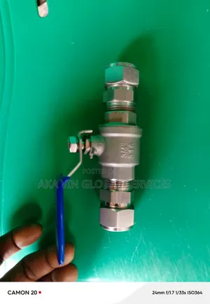 Ball Valve 3/4 In. Swagelok Tube Fitting, Locking Lever Handle