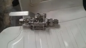 Stainless Steel 3-Piece 60 Series Ball Valve,