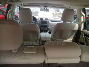 Lexus GX 460 Base 2013 Gold