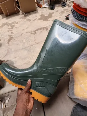 Non Safety Rainboot
