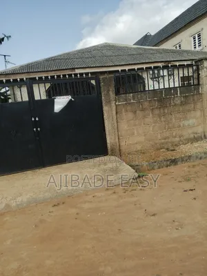 7bdrm Block of Flats in Ayobo for sale