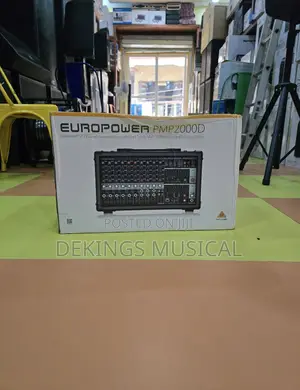 Behringer Pmp2000d Powered Mixer (2000w) 14channel
