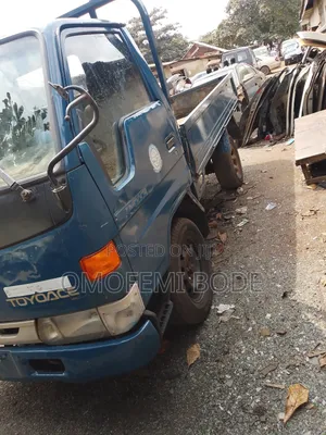 Toyota Dyna 150 Old Model Blue