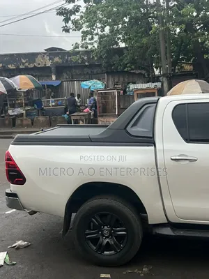 Boot Cover Hilux 2018