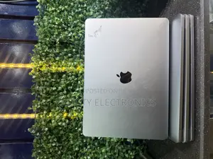 Laptop Apple MacBook Pro 2017 8GB Intel Core I5 SSD 250GB