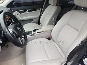 Mercedes-Benz C300 2013 Blue