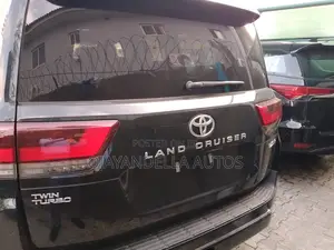 New Toyota Land Cruiser LC300 2025 Black
