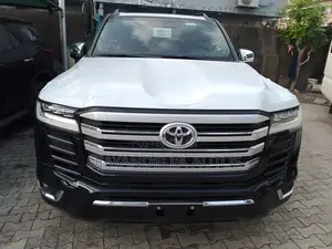 New Toyota Land Cruiser LC300 2025 Black
