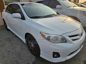 Toyota Corolla S Special Edition 4dr Sedan (1.8L 4cyl 4A) 2013 White