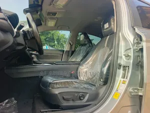 Toyota Camry SE 2021 Silver